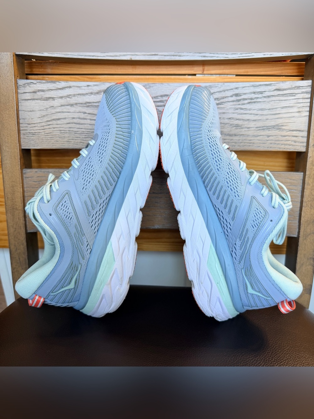 HOKA Women's Bondi 7 in the Blue Fog/Blue Glass colorway sz 7.5 - Picture 6 of 11